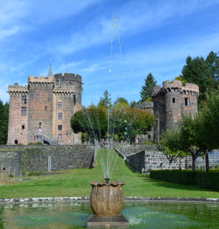 Château Dauphin à Pontgibaud