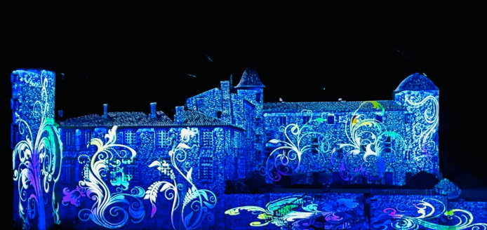 Spectacle nocturne son et lumières | Château de la Batisse