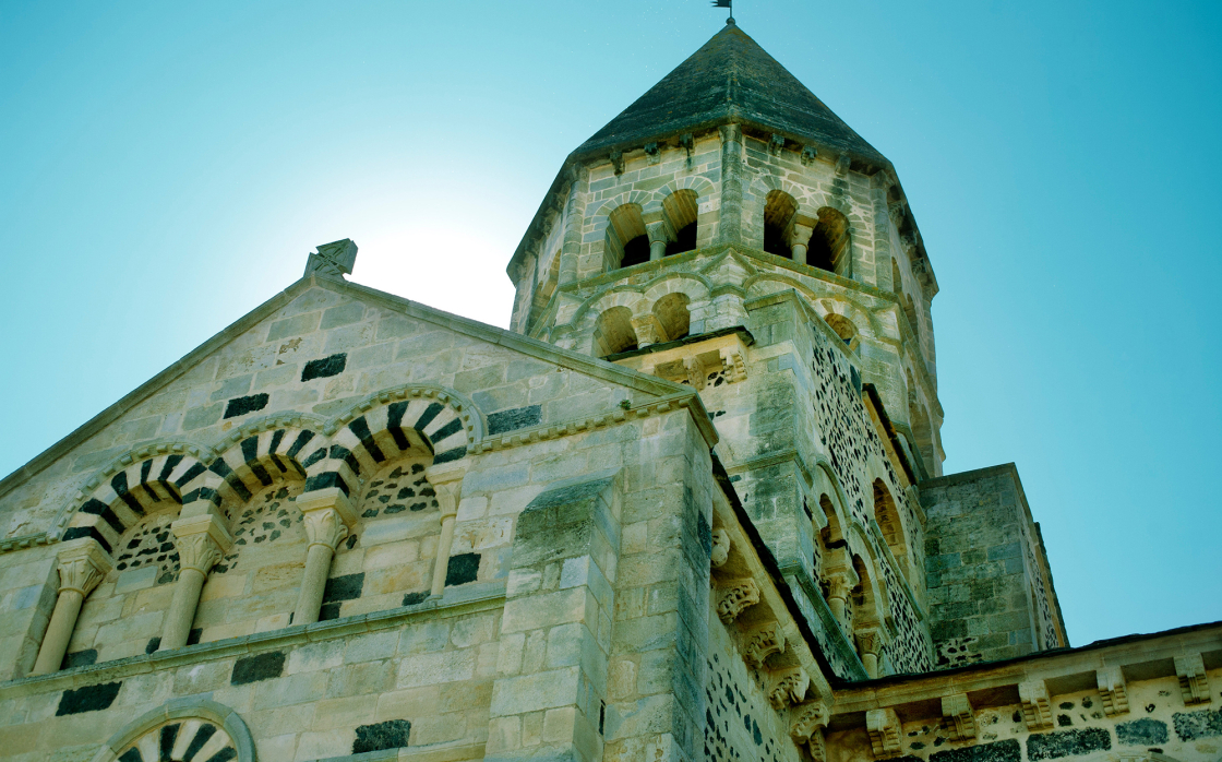 © Eglise romane de Saint-Saturnin